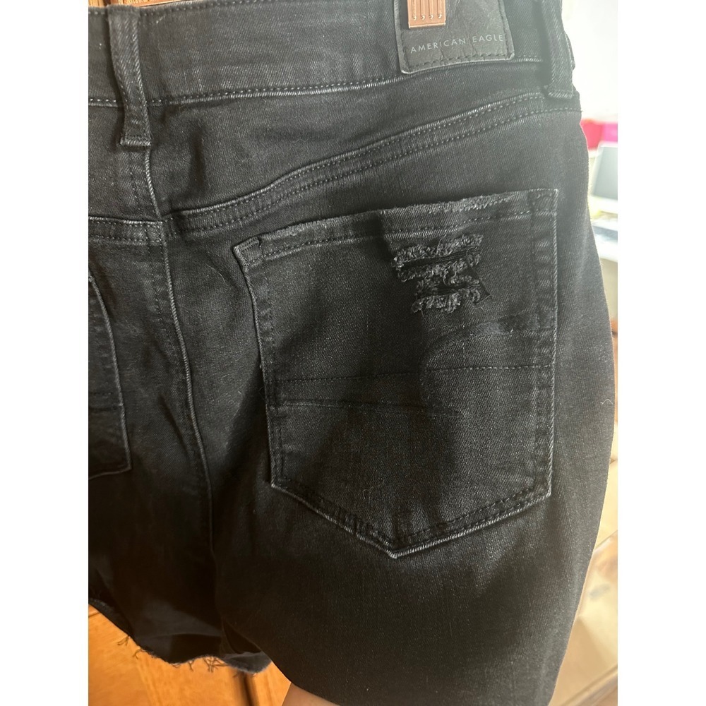 American Eagle Black Distressed High Waisted Button Fly Denim Shorts Womens 12 - Picture 6 of 9
